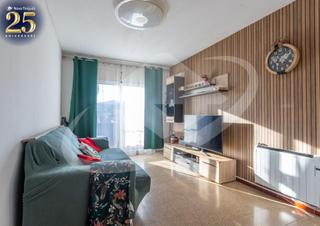 Piso en Poble - Casc Antic. Piso luminoso con vistas despejadas y amplio balcón