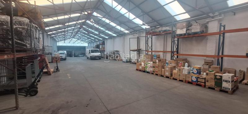 Foto a5a32185-aa5b-4c41-95dc-406575a08d59. Lloguer local comercial a Ca n'Oriac Sabadell