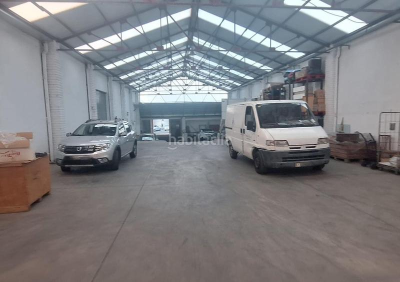 Foto 55eef0f7-6f8f-4e5f-8143-d7dc89aa644e. Lloguer local comercial a Ca n'Oriac Sabadell