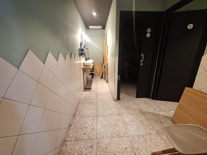 Foto 89b3d893-3467-477b-9aa0-b441ee96b006. Pas-de-porte local commercial dans Centre Sabadell