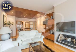 Appartement à Concòrdia. Estupendo piso reformado en concórdia con balcón y chimenea