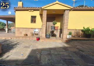 Haus in Sentmenat. Espectacular casa con terreno en sentmenat