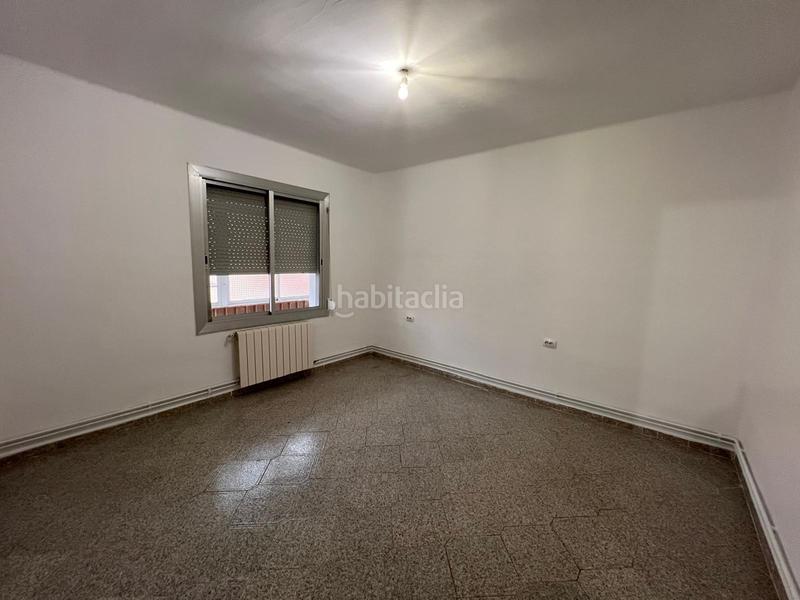 Foto ee9e673a-ddec-4bfd-980a-a07b0e27d733. Piso  en Can Rull en buena zona en Can Rull Sabadell