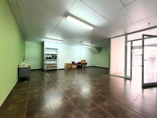 Business premise in Barri Antic. Empieza tu negocio ma�ana mismo  local con salida de humos en fi