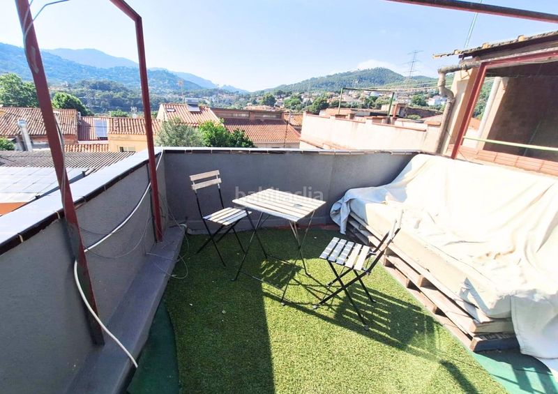 Foto 4d000f3d-4866-4a87-a3f6-a9e4cef36b7c. Casa amb aparcament a Poble - Casc Antic Castellar del Vallès