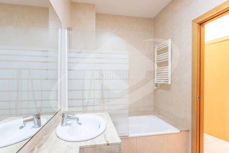 Foto 85a639b3-4b35-40cf-b560-5c6cc9164ad0. Casa amb calefacció piscina a El Racó-Sant Feliu del Racó Castellar del Vallès
