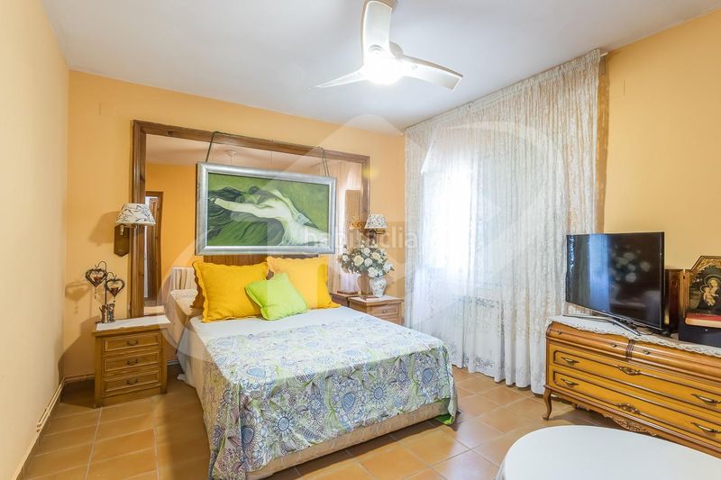 Foto a2b56896-1494-44c2-a009-e5d630bef8ae. Casa amb calefacció aparcament a Airesol Castellar del Vallès