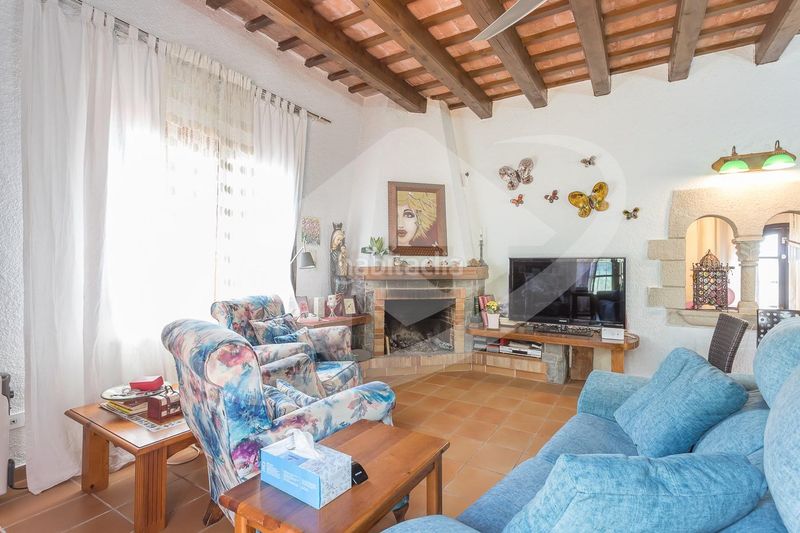 Foto f6f0cd74-36f2-42be-be33-97b40f8e5607. Casa amb calefacció aparcament a Airesol Castellar del Vallès