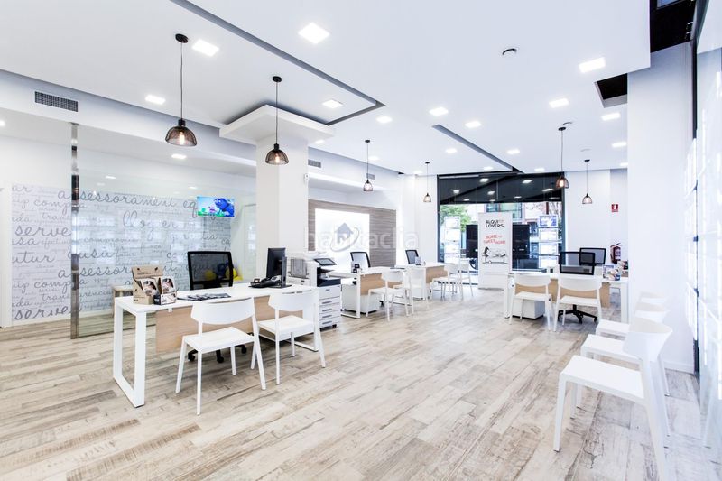 Foto b7d6475c-3a33-47ea-9d8c-f6396e6f96d9. Aparcament cotxe a Centre Sabadell