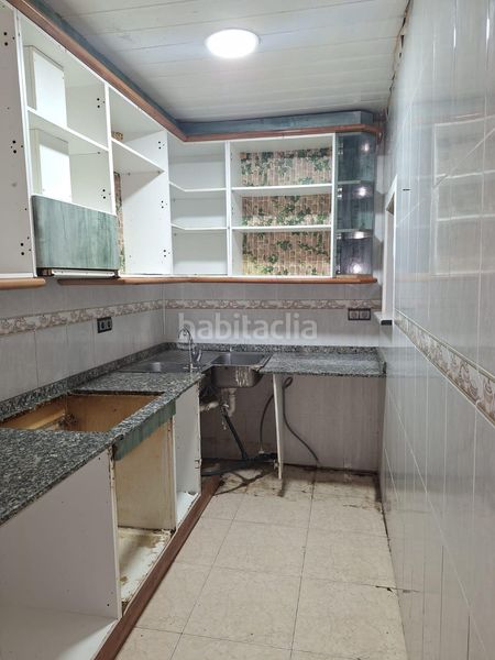 Foto 18f9a2a4-3909-4401-9f6b-f148329de153. Casa adossada a Poble Nou Terrassa
