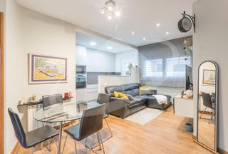 Etagenwohnung  Carrer de picañol. Piso en creu alta con patio y trastero