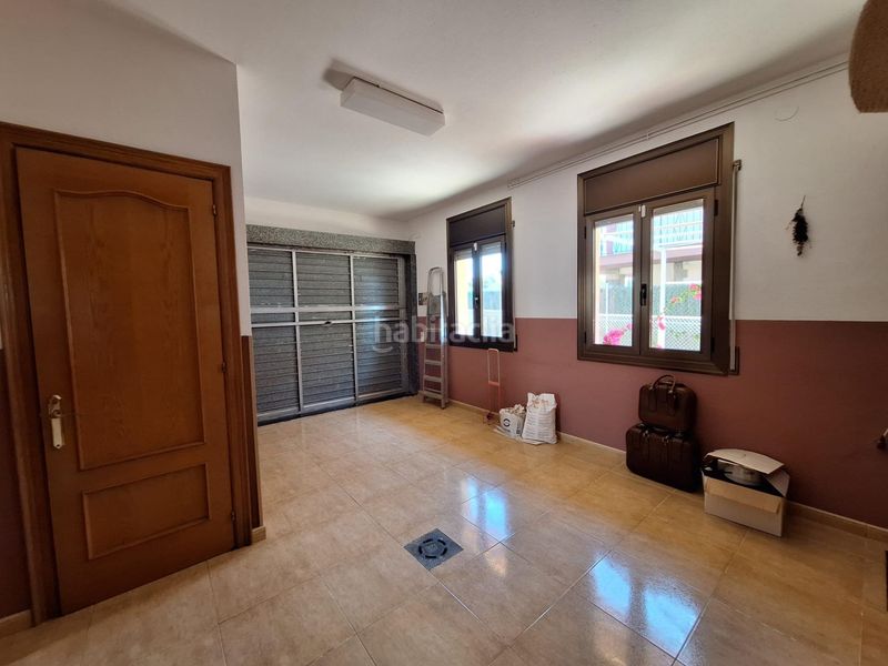 Foto f86ab2d7-66cc-49e0-8968-5d2fe7c6cc9a. Casa amb calefacció aparcament a Airesol Castellar del Vallès