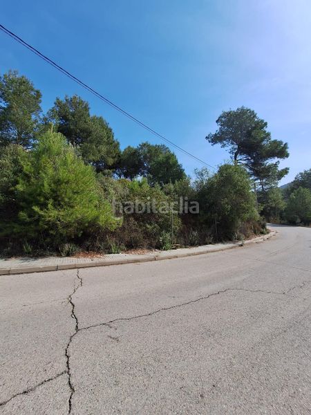 Foto c24518d8-ed04-41e0-805e-b4b76c43e275. Terreny residencial a Rellinars