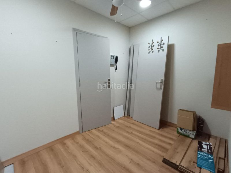 Foto e84d8d75-153a-4501-a8a0-9571ec070d21. Local comercial a Centre Sabadell