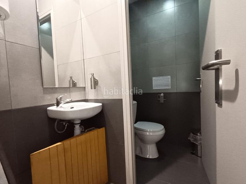 Foto f7deba8c-6cf8-4812-a551-895421ea4f23. Local comercial a Centre Sabadell