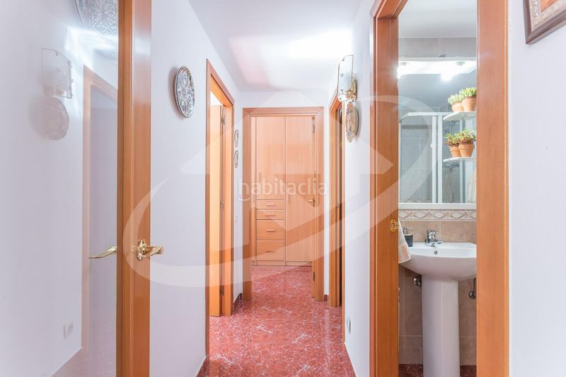 Foto 0cb6584d-a497-4f03-9eb6-6b1a8a4e861e. Pis amb calefacció aparcament a Eixample Sabadell