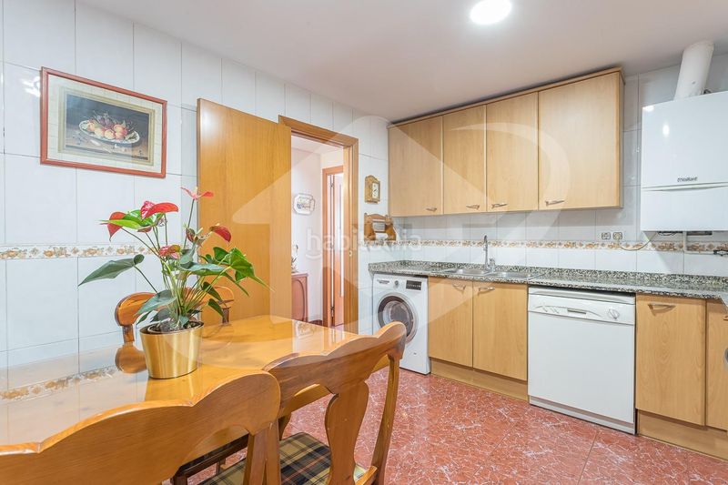 Foto 1597f0d0-2947-441f-b3f3-cb3239be696d. Pis amb calefacció aparcament a Eixample Sabadell