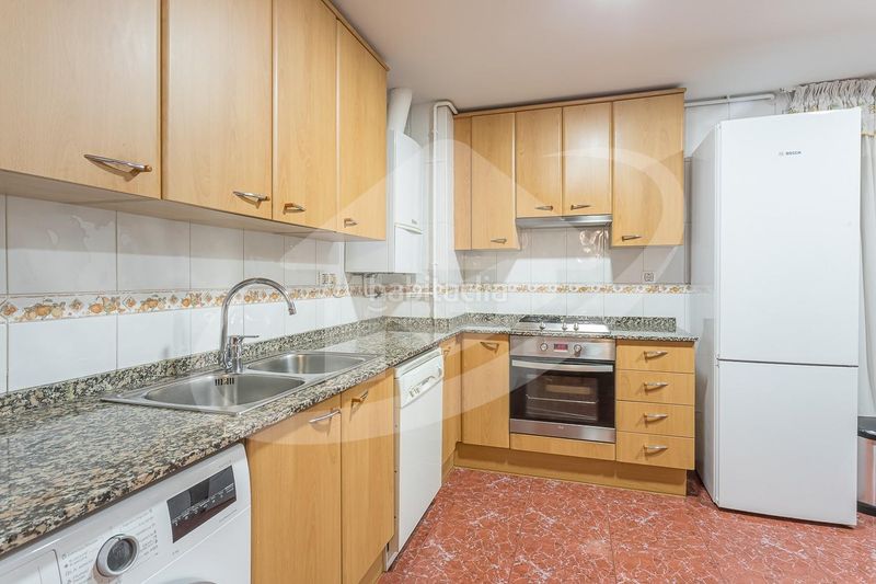 Foto 22983461-6659-431a-b4b2-65f6f86015b5. Pis amb calefacció aparcament a Eixample Sabadell