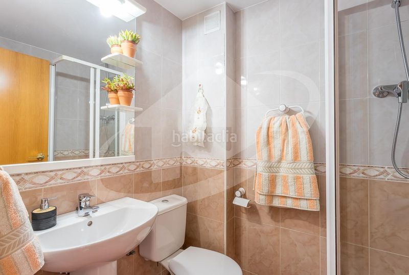 Foto 305c41ba-ad13-4509-a4aa-5a8bb51dca32. Pis amb calefacció aparcament a Eixample Sabadell