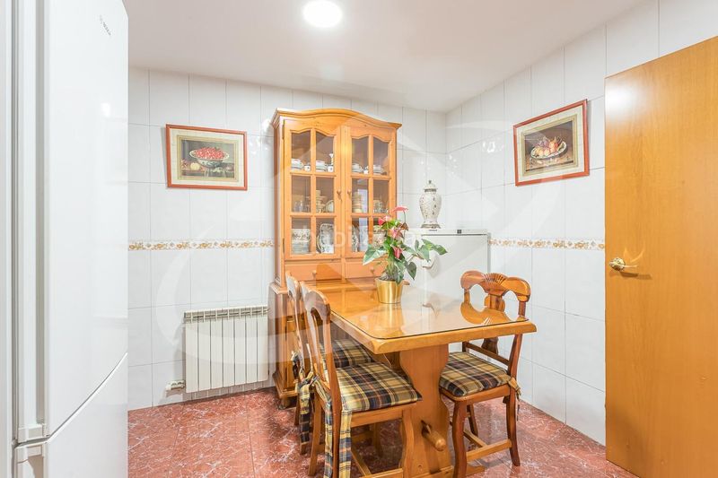 Foto ae29d182-b1d1-4f5a-be7d-0a4c45c8db28. Pis amb calefacció aparcament a Eixample Sabadell