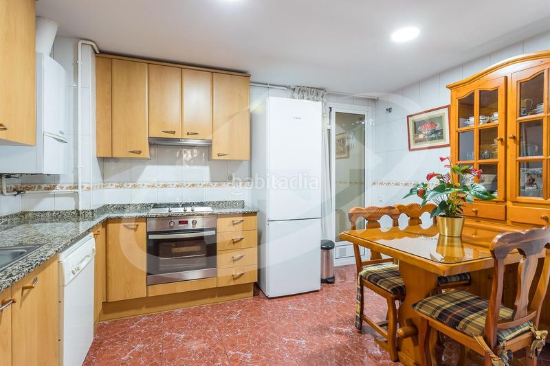 Foto b631c736-356e-4c25-8f32-17393b94d5ff. Pis amb calefacció aparcament a Eixample Sabadell