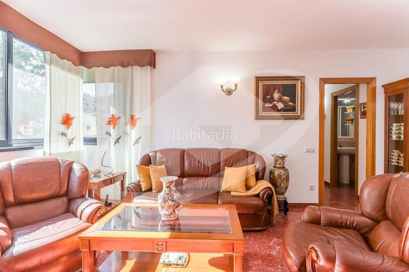 Foto f48f7211-ab87-4632-91b3-d183d0eb3a6b. Pis amb calefacció aparcament a Eixample Sabadell