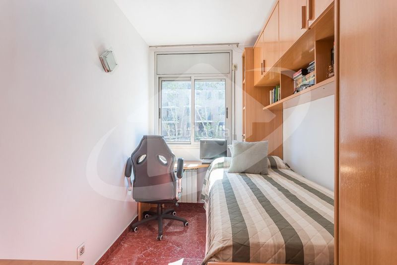 Foto fa305550-6ee6-4779-8f7e-cb7624b56a82. Pis amb calefacció aparcament a Eixample Sabadell