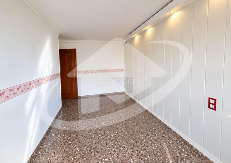 Foto f93d21e2-a56e-4162-9a69-f2fcdc80c0f6. Pis amb calefacció a Campoamor Sabadell