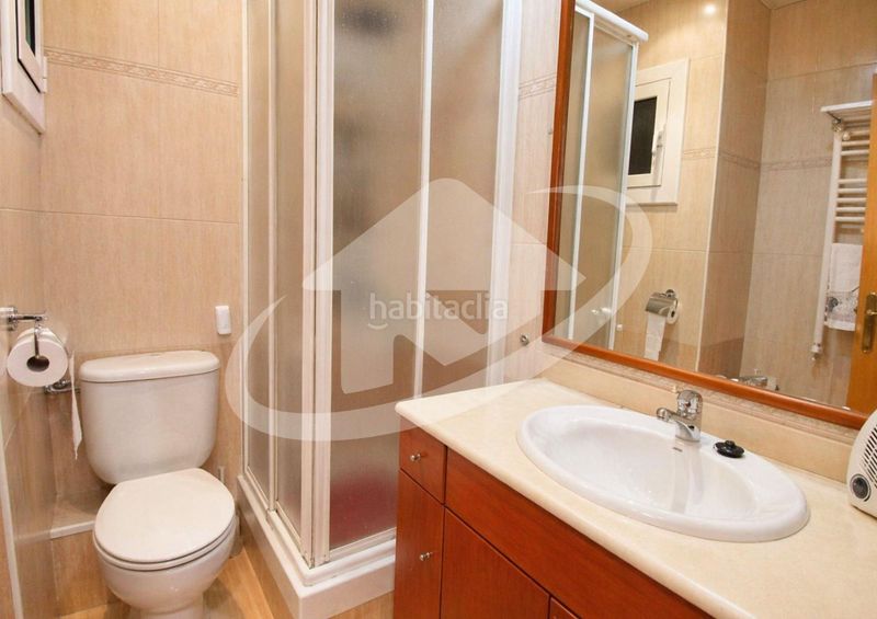 Foto 6ff7e9ee-5696-4671-a65d-cd2502bee90d. Piso acogedor piso a leixample ideal para familias en Sabadell