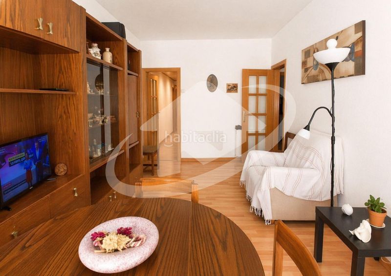 Foto fdb7e8df-9072-4dae-9a47-50e54d584c7a. Piso acogedor piso a leixample ideal para familias en Sabadell