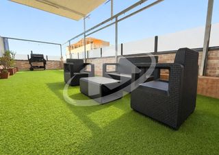 Haus  Carrer vosges. Encantadora casa con terraza, barbacoa y chill out