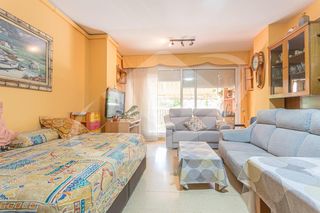 Etagenwohnung  De les tres torres. Piso con balcón en sabadell cerca de transporte público