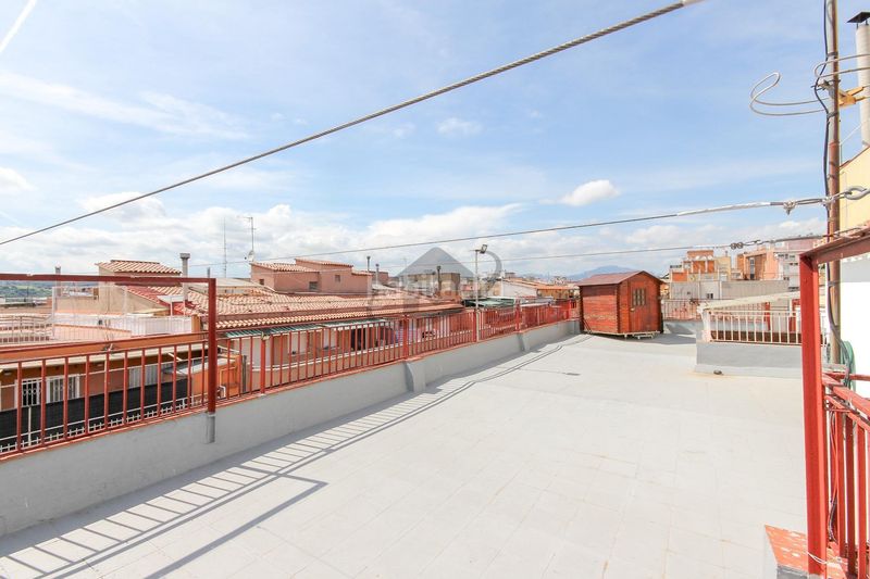 Foto cd1d0829-3289-4601-84b2-b7bb6e01162c. Àtic amb calefacció a Centre-Eixample-Can Llobet Barberà del Vallès