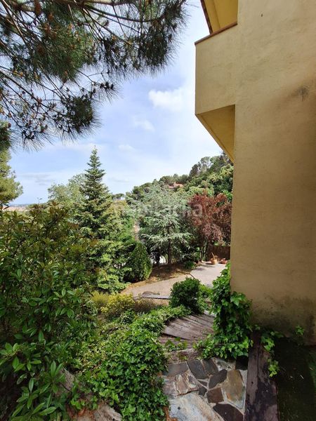 Foto 7048149b-f1c1-4651-a0a0-b89a1fcdaec0. Casa amb calefacció aparcament piscina a El Racó-Sant Feliu del Racó Castellar del Vallès