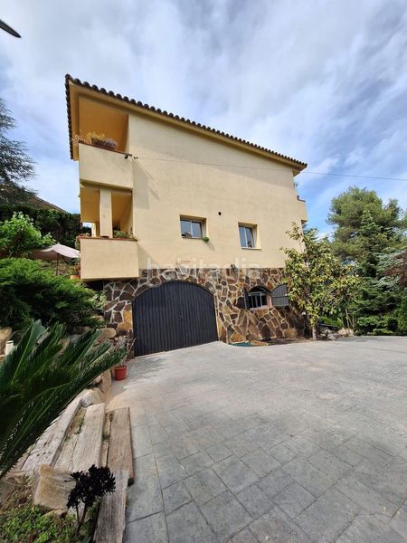 Foto cdfbd0d7-9865-43d5-a16b-f19aaffa05ff. Casa amb calefacció aparcament piscina a El Racó-Sant Feliu del Racó Castellar del Vallès