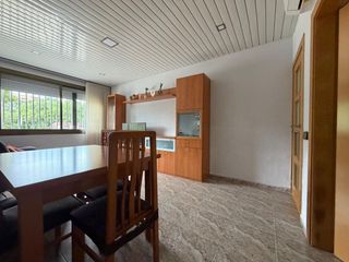 Etagenwohnung in Torre-romeu. Amplia y soleada y totalmente exterior vivienda con gran patio e