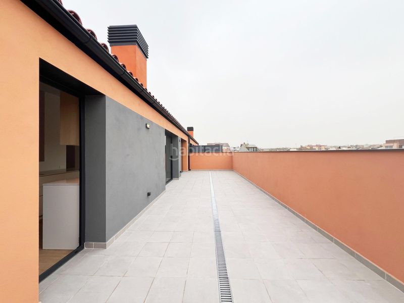 Foto 1e83695a-b1a3-4c4d-9411-9c946c12cc8c. Dúplex atico duplex invertido con terraza en Gràcia Sabadell