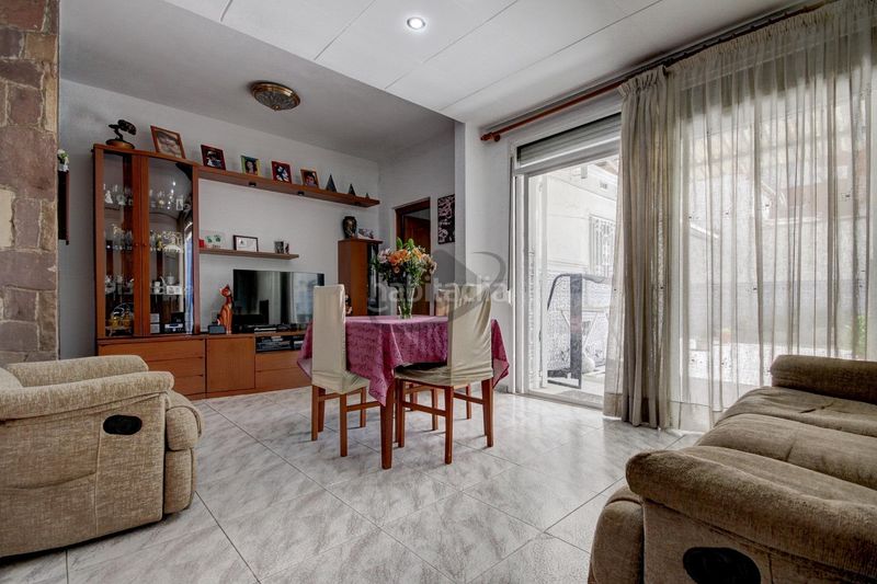 Foto 005b3459-a881-479c-bbb7-f9a3aae3e1c9. Casa amb calefacció aparcament a Sol i Padrís - Sant Oleguer Sabadell