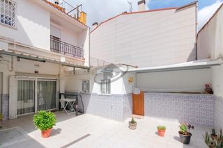 Maison dans Sol i Padr�s - Sant Oleguer. Exclusiva casa de doble cuerpo con jard�n, gran terraza y garaje
