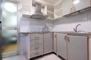 Appartement dans Badia del Vall�s. C�ntrica y soleada vivienda con ascensor y balc�n