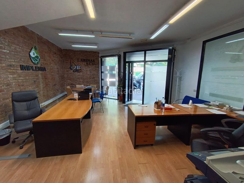 Foto 47e7c392-03df-4283-861d-ac97454b9d65. Alquiler local comercial magnífico local comercial en chaflán en Barberà del Vallès
