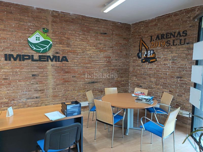 Foto b50db65a-04bb-4f0d-9399-ca5037e96d21. Alquiler local comercial magnífico local comercial en chaflán en Barberà del Vallès
