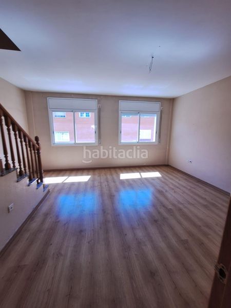 Foto dbeeab7d-2bef-42a4-a3b1-02a882e5f8df. Casa adossada amb calefacció aparcament a Roc Blanc Terrassa