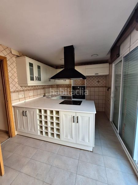 Foto f4e4526c-90aa-452a-bb64-c9ca02f9d305. Casa adossada amb calefacció aparcament a Roc Blanc Terrassa