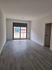 Pis a Font Pudenta. Amplio piso de 3 habitaciones en montcada