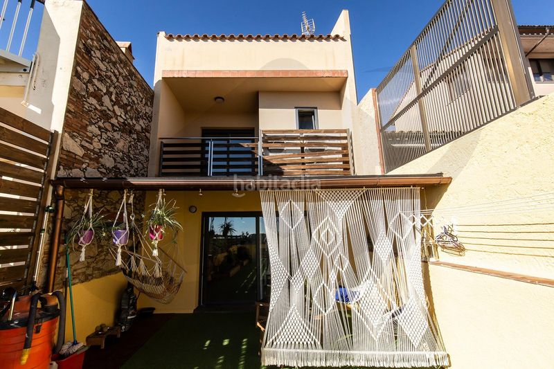 Foto f84c9325-1fd2-4a19-ba5e-c5f8bf9c920a. House with parking in Poble - Casc Antic Castellar del Vallès