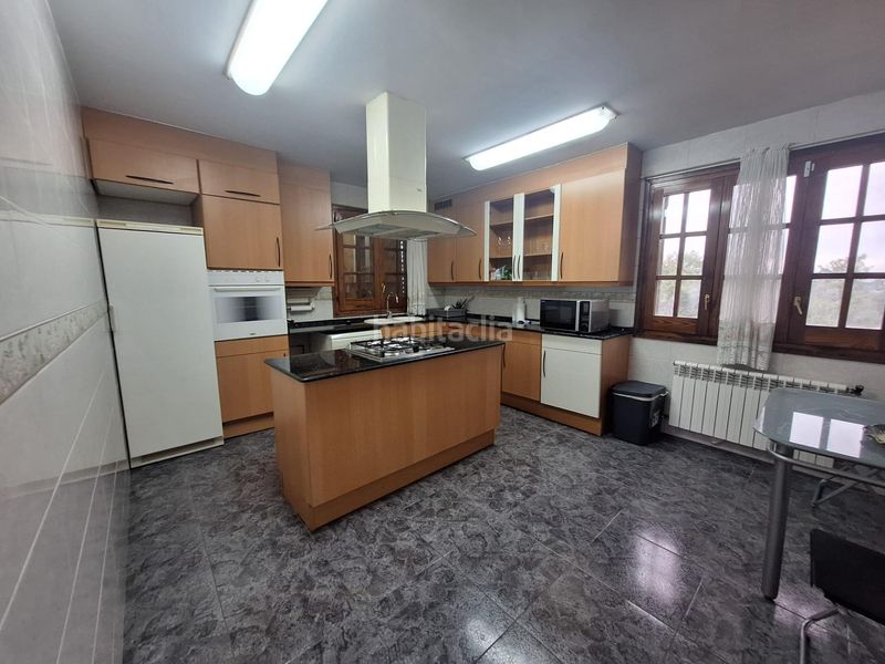 Foto f55c17ff-b3b2-4c0c-8683-a8afda0b7dba. Country house with parking in El Racó-Sant Feliu del Racó Castellar del Vallès