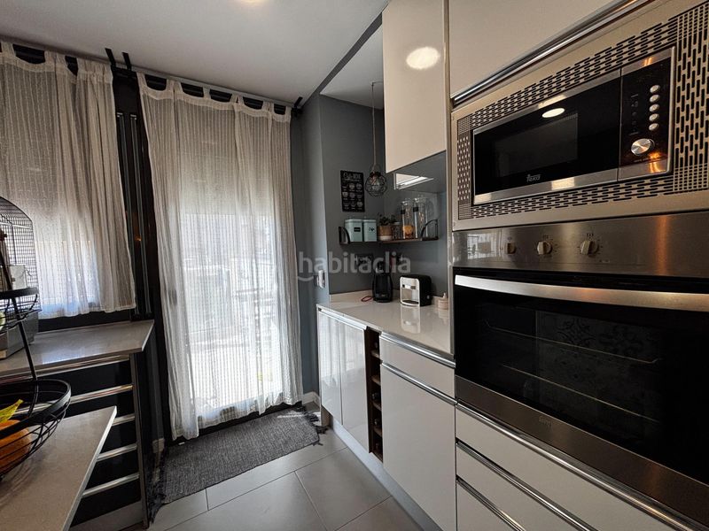 Foto c26d23f8-d231-432f-8c79-410e2e0d643d. Casa amb calefacció aparcament a Creu Alta Sabadell