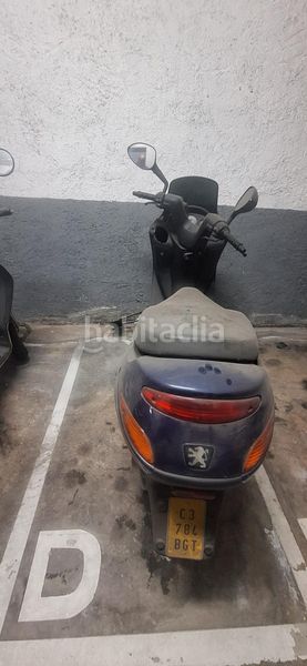 Foto 90fb7404-72ee-4b68-8330-bd78a79464b3. Aparcament de moto a Centre Sabadell