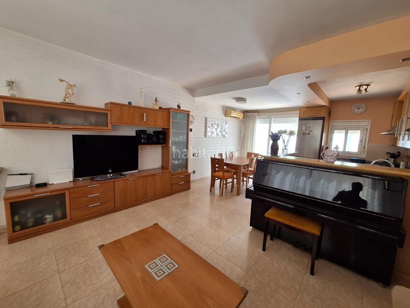 Foto e91e4de9-7c78-4d0a-a16d-ea647cc0f5ff. Casa adossada amb calefacció aparcament a Poble - Casc Antic Castellar del Vallès